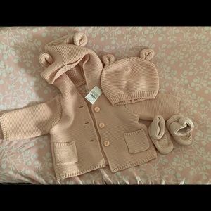 Gap knit sweater, hat and booties